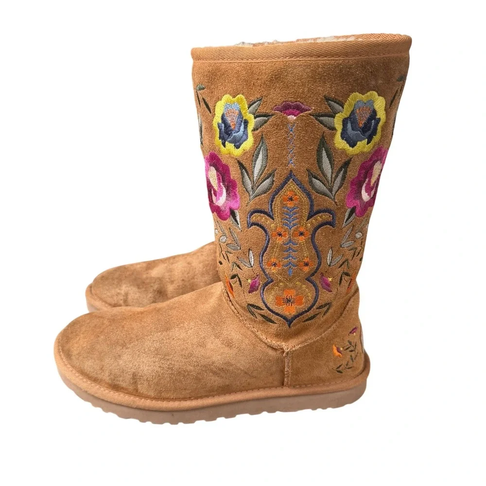 UGG Australia 1005760 Chestnut Suede Floral Embroidered Boots 8 Womens Pull On